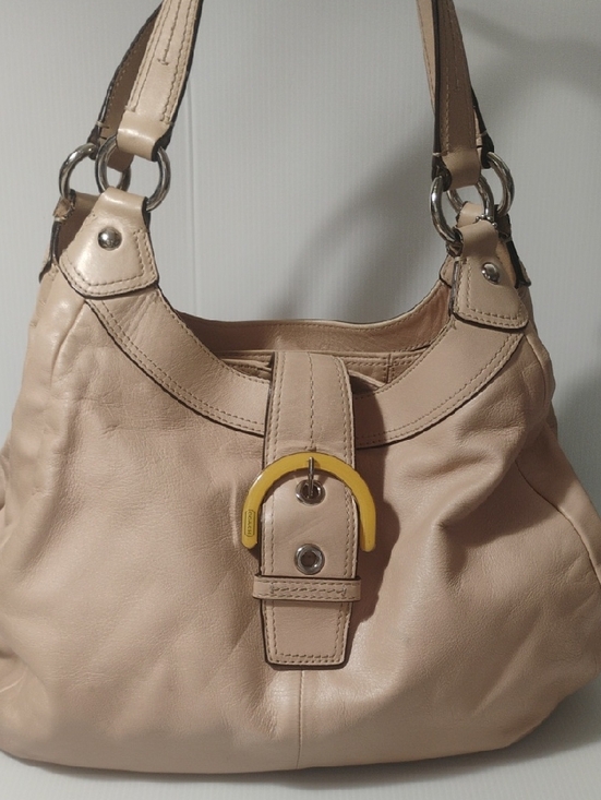 Coach Handbags - Coach Soho Lynn leather hobo shoulder bag In Shell Pink - Pre-loved Signs Of Use